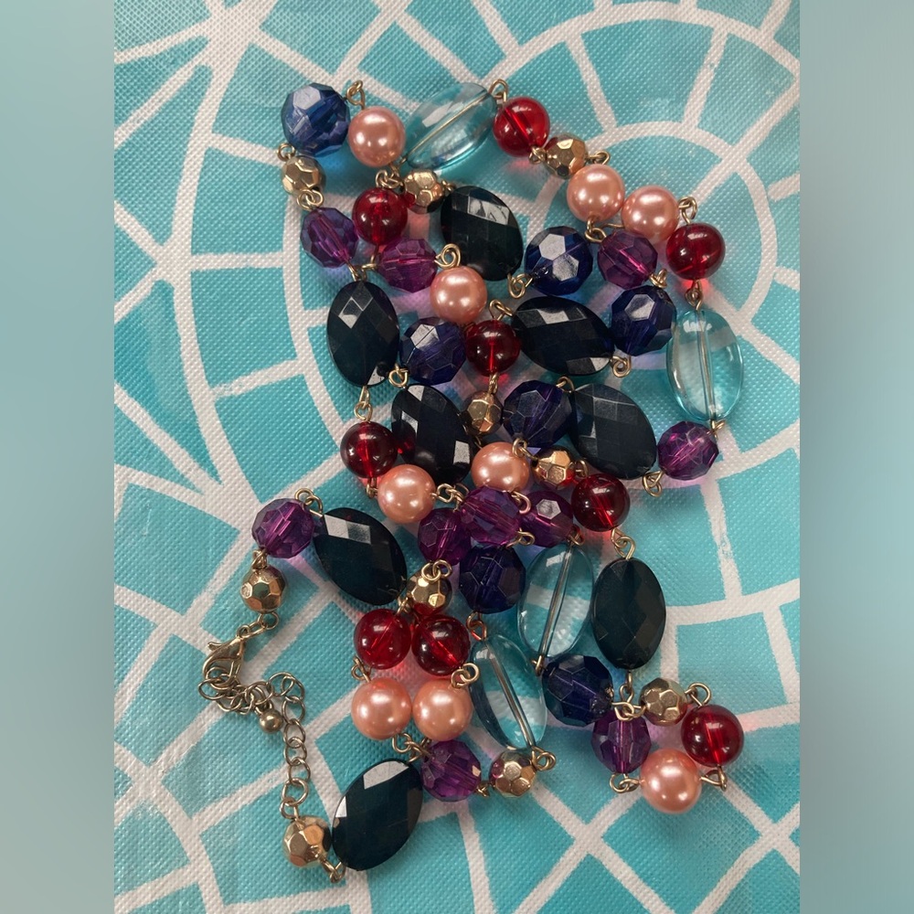 💛TODAY***$12***Vintage multi-colored beaded necklace strand.